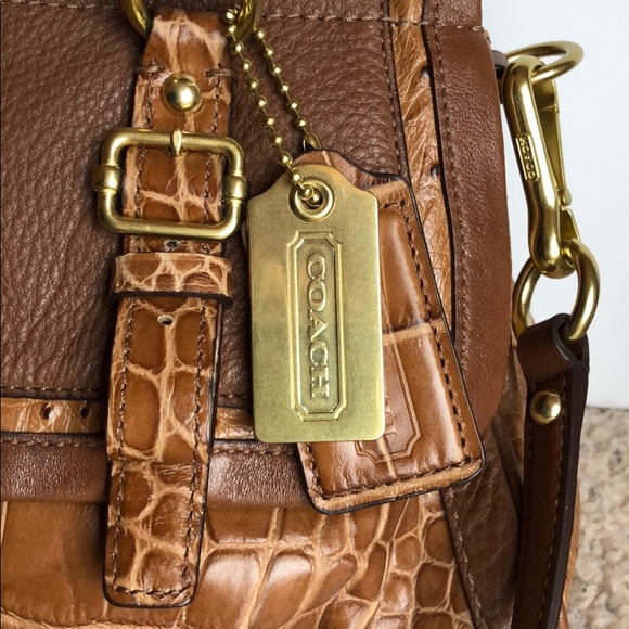 Coach Madison Embossed flap carry all - Picture 3 of 7